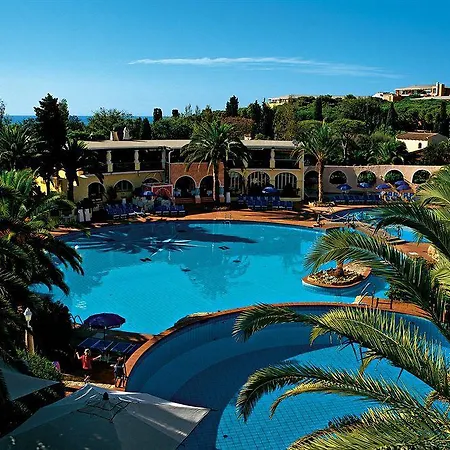 Ξενοδοχείο Village - Del Parco & 5*