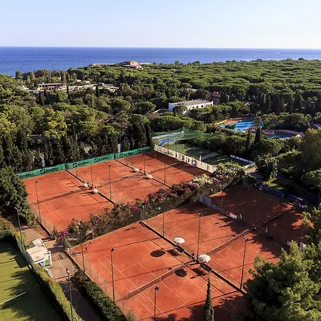 Village - Del Parco & 5*