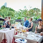 Village - Del Parco & 5*