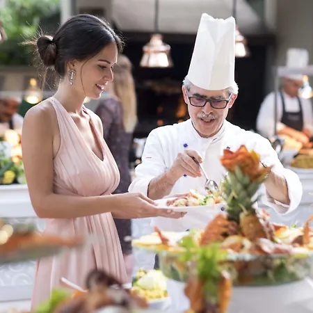 Village - Del Parco & 5*