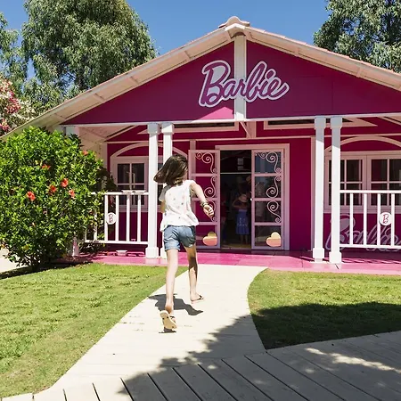 Village - Del Parco & 5*