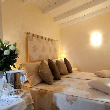 Village - Del Parco & 5*